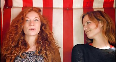 phim heo sex BandugUgan có sinh viên đeo kính trong studio. phim sex mỹ đen